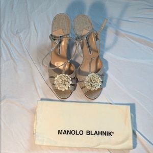 Manolo Blahnik Size 39.5 Linen Heels
